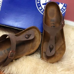 Birkenstock’s Brown leather sandals
